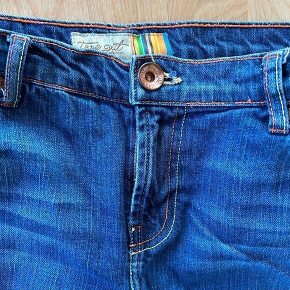 True Grit Boutique denim jeans copper button red yellow top stitching size 31 - Picture 7 of 16